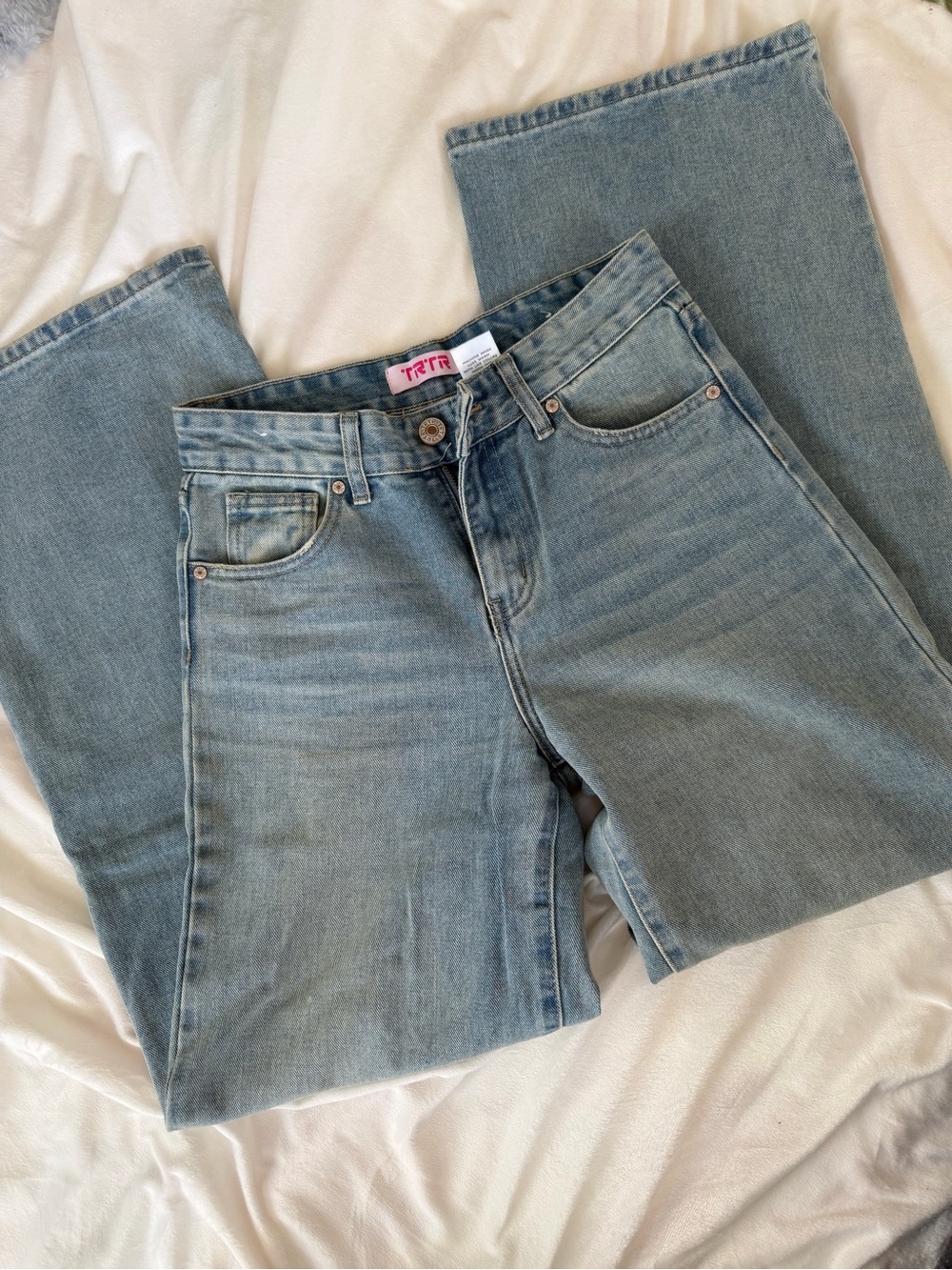 Light Wash High-Rise Women’s Jeans